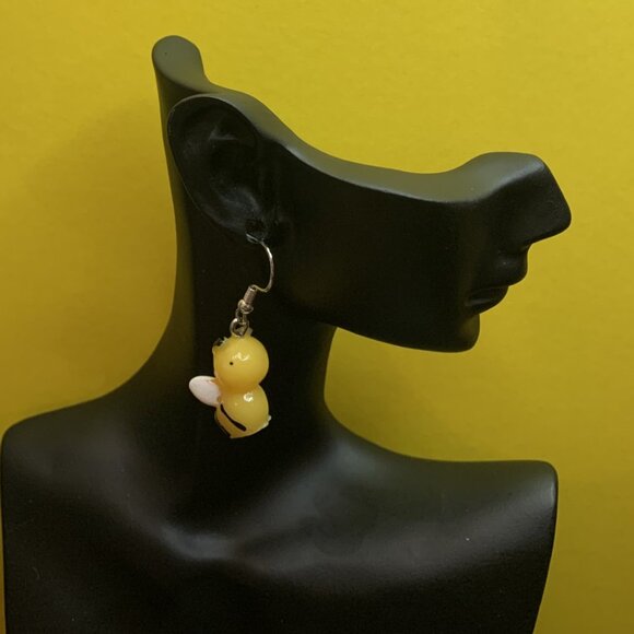Bee Earring, Gift Idea, Bumble Bee Earring, Silly Animal Earring, Insect Earring - Picture 5 of 5
